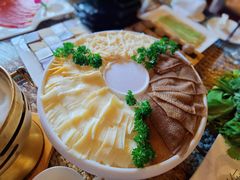 -慢丽江·云南野生菌土鸡锅(西山店)