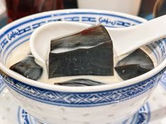土著龟苓膏-邹开喜·小海鲜醉鸡煲·潮汕鲜切牛肉店(襄阳北路店)