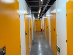 -安东易迷你自助仓储寄存仓库(顾戴路店)