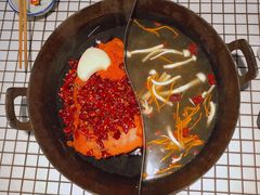 鸳鸯锅-董眼镜火锅(洪崖洞总店)