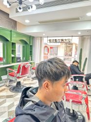 点击看大图 -可大男士理发馆