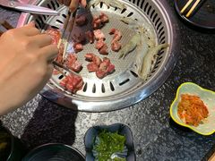 -汉城烤肉·黑金冠(华山路店)