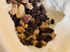 黑巧克力海盐巴旦木三三三倍酸奶-乐纯(苹果社区店)