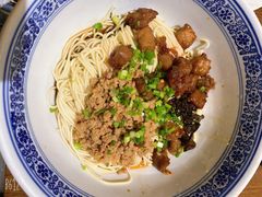 辣肉面-沪西老弄堂面馆(定西路店)