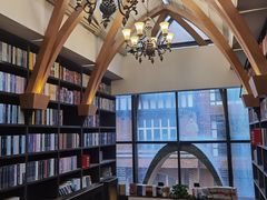 -钟书阁(松江泰晤士小镇店)