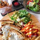 这家复古咖啡店🈶一羊千喜❗太可爱了🐏