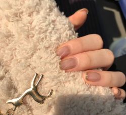 -吉吉靓甲美睫