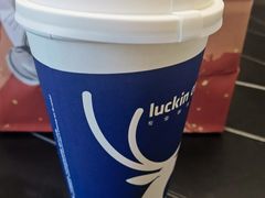 圣诞初雪丝绒拿铁-瑞幸咖啡(尚都国际店)