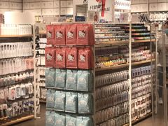 -名创优品(机场路百信广场店)
