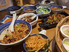 -包整·丝娃娃(一览甲秀楼风景店)