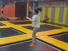 -极限Jump蹦床·新潮玩运动世界·室内乐园·团建·派对中心