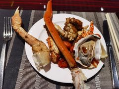 -广州万富希尔顿酒店·感趣自助餐厅·金秋蟹宴生蚝海鲜刺身