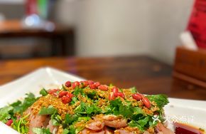Fresh Ginger-Flavored Boiled Pork Trotter