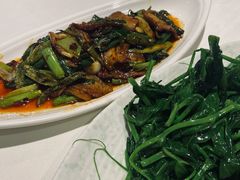 清炒豌豆尖-渝信川菜(工体店)