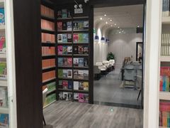 -钟书阁(群光广场店)