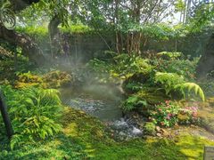 -Chom Cafe and Restaurant