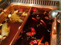 -老牌坊云南鱼豆花火锅(爱建店)