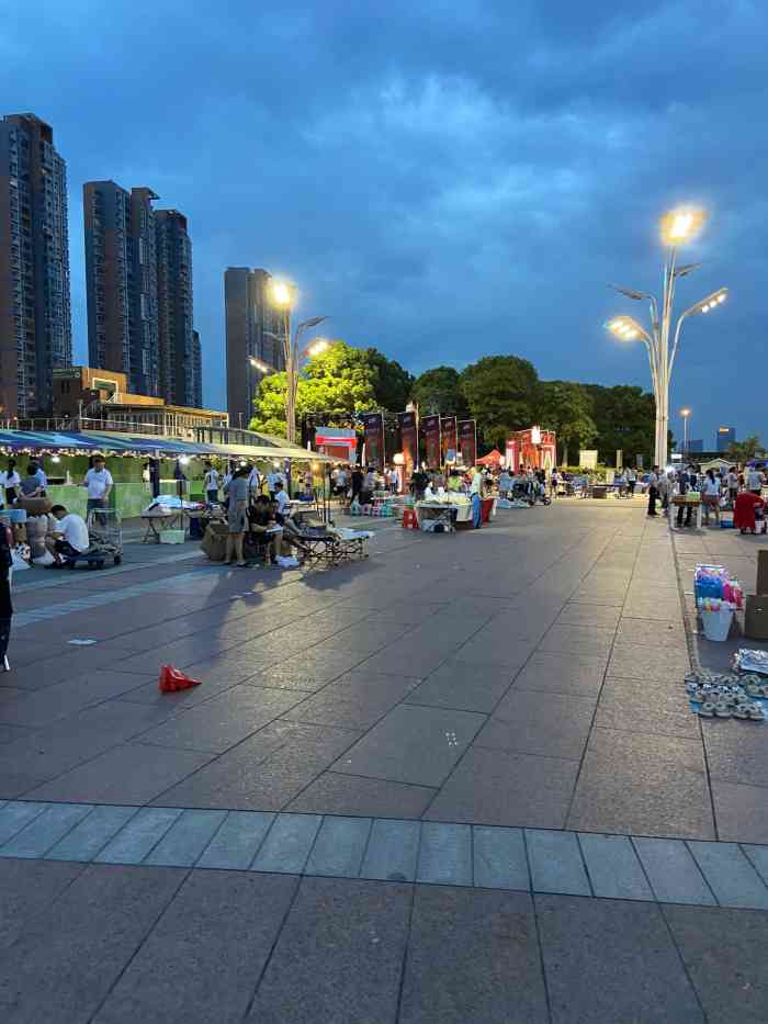 活力岛-"近期的活力岛夜市是彻底的火了 一直害怕人."-大众点评移动版