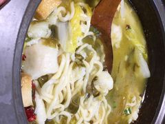 -周鱼小馆石锅酸菜鱼(活力汇店)