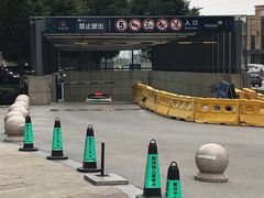 -繁花中心-停车场