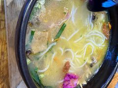 -桥香园过桥米线(国贸店)