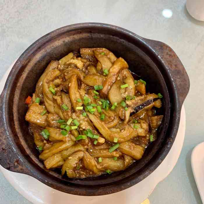 阿静粤菜-"老牌的粤菜馆啦,一进店就能看到老板跟乔丹.