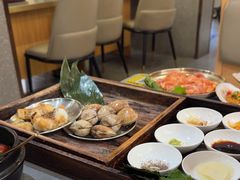 -围炉肉舍•炭烤活鳗•丹东海鲜烤肉(步行街店)