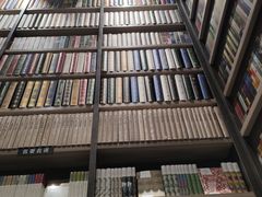 -钟书阁(群光广场店)