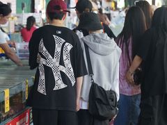 -三亚火车头万人海鲜广场