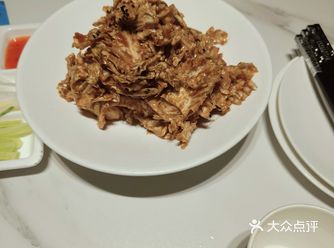 我们四人不约而同吓退了。那高大上的台阶啊！