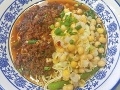 -渝之汇牛肉豌杂面