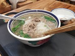 -云阿蛮云南生烫牛肉米线(奉贤路店)