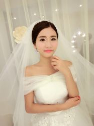 -艾米丽婚纱礼服