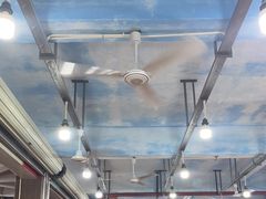 大堂-源海渔村·现捞海鲜(大角湾店)