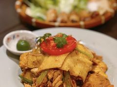 -大头虾越式风味餐厅(光明广场店)