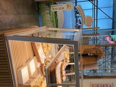 面包甜点陈列柜-前进麦味·天然烘焙(凯德1818店)