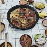 特别是他们家的锅底，真的巨无敌好吃，特别的鲜香麻辣