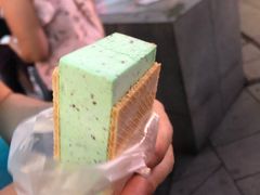 -詹爷爷乌节路街头冰淇淋
