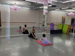 -Isee灰姑娘国际儿童艺术中心(BHGMall店)