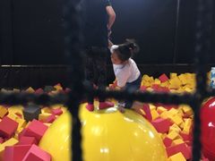 -嘿哟动霸CHUA·新潮玩运动娱乐中心·蹦床滑冰团建乐园