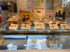 面包甜点陈列柜-喜茶(佛山岭南站店)