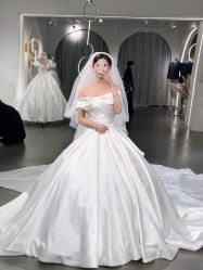 -艾米丽婚纱礼服