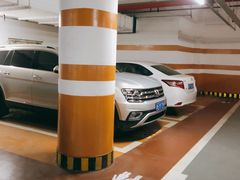 -百联中环购物广场-停车场