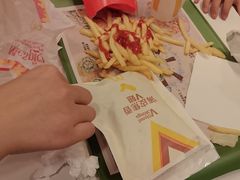 -麦当劳(上海虹桥站30B检票口楼上)