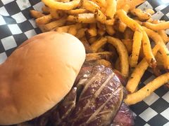 鹅肝汉堡-Holy Chuck