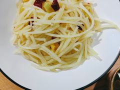 酸辣土豆丝-胡子大厨·超级小炒肉(晶耀前滩店)