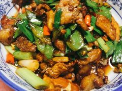 杭椒炒肉片-国生茶庄·地道农家菜团建活动