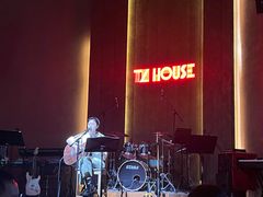 -TZ House音乐现场(来福士中心店)