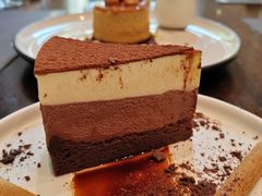 -Chom Cafe and Restaurant