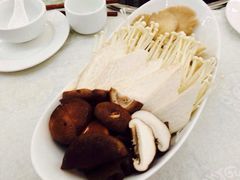 菌菇拼盘-渝利重庆火锅